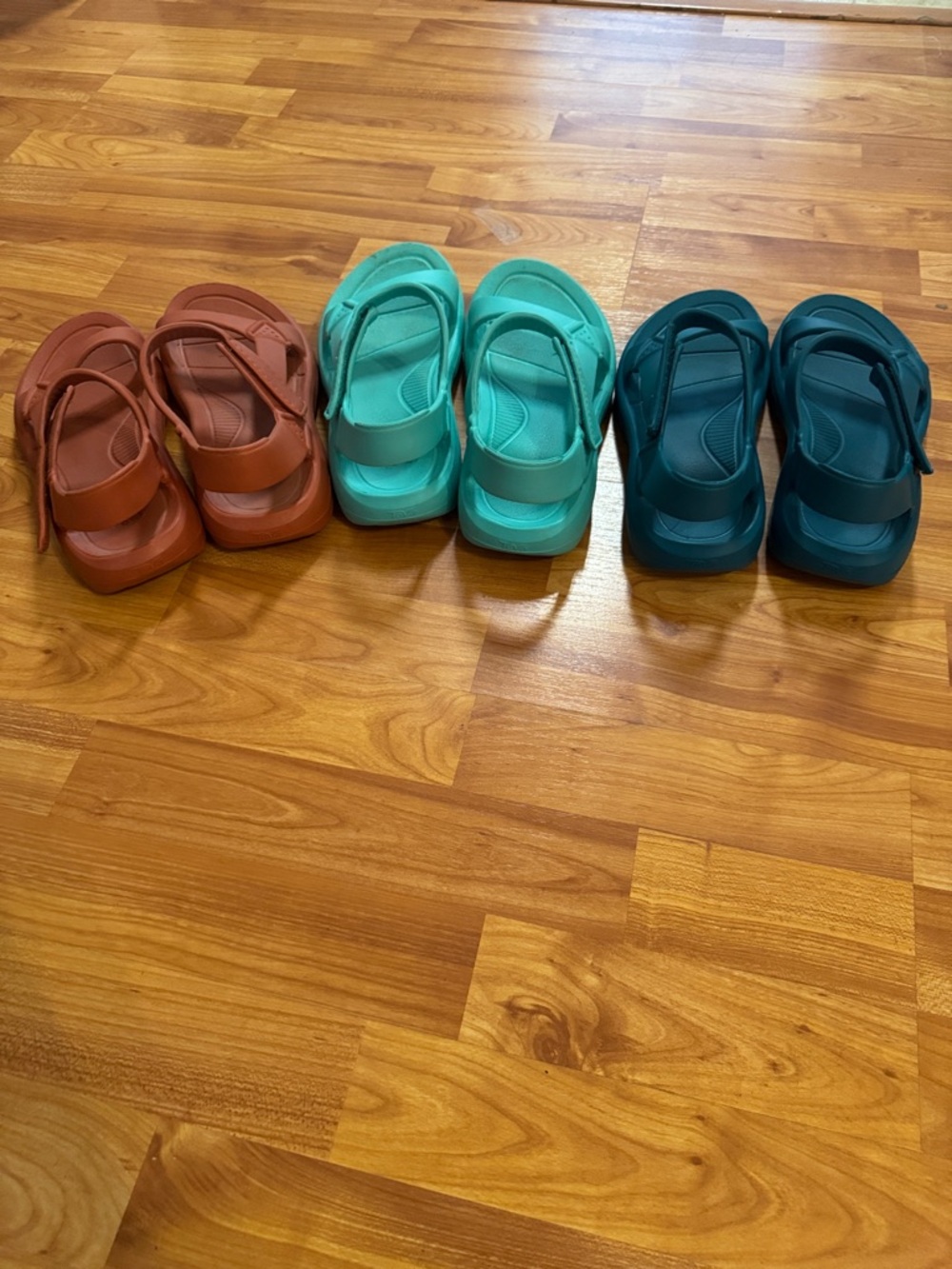 TEVA HURRICANE DRIFT SANDAL EUC WOMEN’S 9 BUNDLE OF 3 PAIR - Picture 2 of 7
